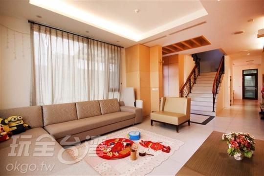 宜人生活溜滑梯親子民宿 Easylife B&B Донгшан Екстериор снимка