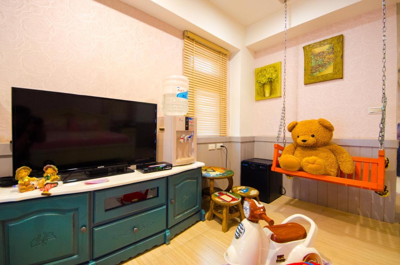 宜人生活溜滑梯親子民宿 Easylife B&B Донгшан Екстериор снимка