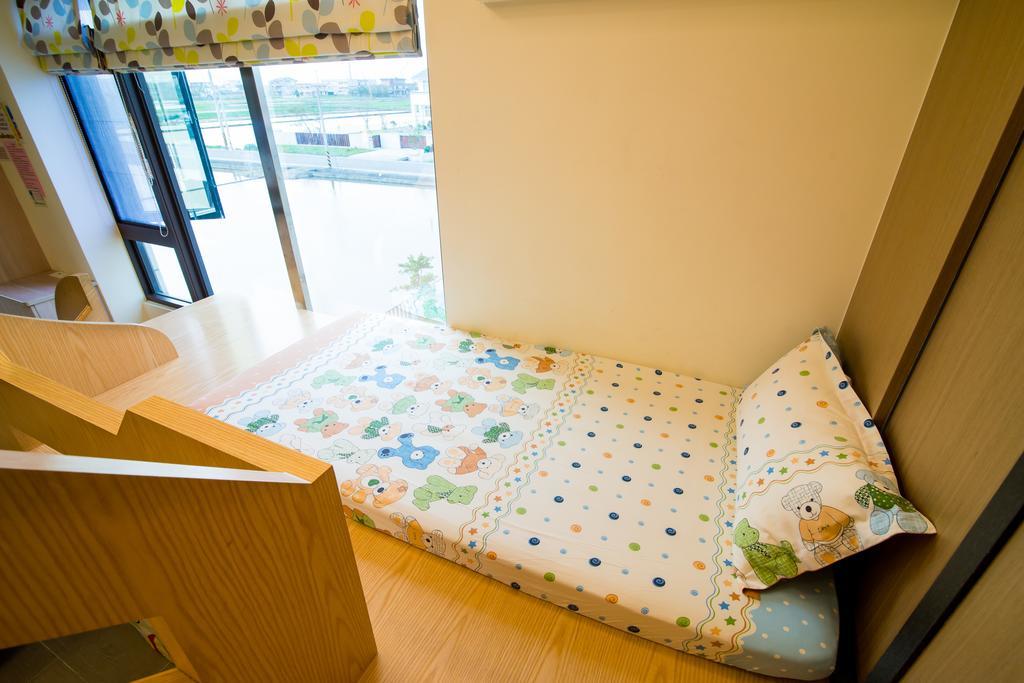 宜人生活溜滑梯親子民宿 Easylife B&B Донгшан Екстериор снимка