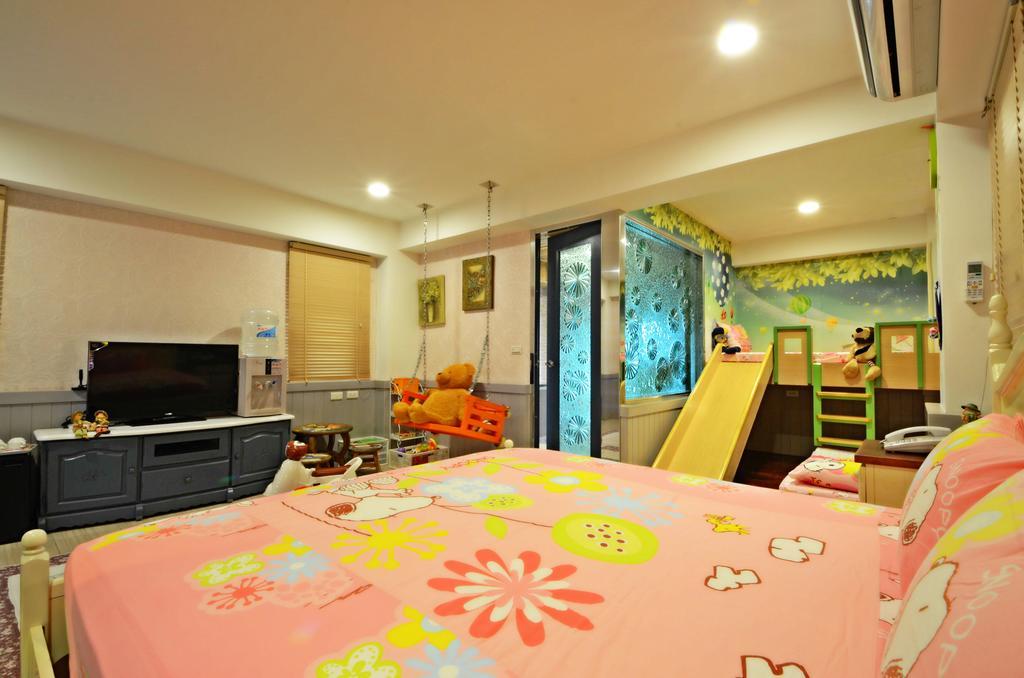 宜人生活溜滑梯親子民宿 Easylife B&B Донгшан Екстериор снимка